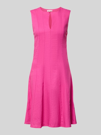 Produktfoto, Knielanges Kleid aus Leinen-Mix mit Schlüsselloch-Ausschnitt von GUIDO MARIA KRETSCHMER WOMAN, pink, gerader Schnitt, seidige Textur, Modell Ricarda, Knielänge, seitlicher Nahtreißverschluss, Rückenlänge 95 cm, Brustweite 42 cm, Größe 36.