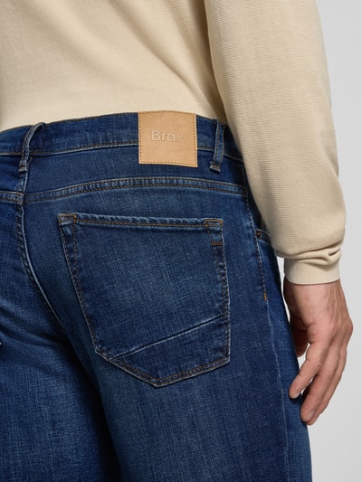 Brax Slim fit jeans met 5-pocketmodel, model 'Chuck' Donkerblauw - 3