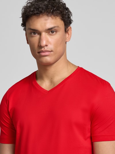 Christian Berg Men T-Shirt mit V-Ausschnitt Rot 3