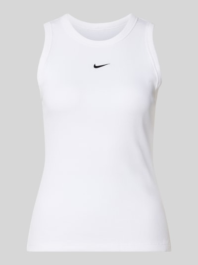 Produktfoto, weißes Slim Fit Tanktop aus Baumwoll-Mix Modell 'RIB TIGHT' von Nike für Damen, feine Rippstruktur vor grauem Hintergrund. Damen Tanktop von Nike