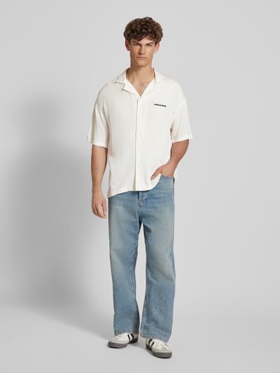 Pegador Oversized Freizeithemd aus Viskose mit Label-Stitching Offwhite 1