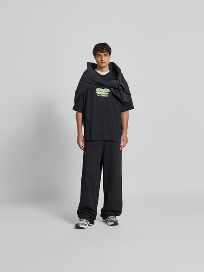 VETEMENTS Regular Fit T-Shirt mit Motiv-Print Black 1