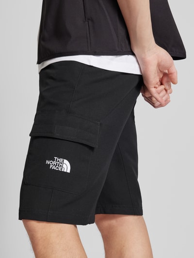 The North Face Shorts in unifarbenem Design Black 3