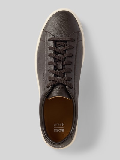 BOSS Low Top Sneaker aus genarbtem Rindsleder Dunkelbraun 3