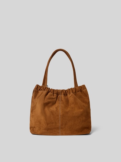 Produktfoto, Tote Bag aus echte Rindsvelours von Marc Jacobs in Braun mit Raffung, Logo-Detail, Hauptfach mit Magnetverschluss, schmale Trageriemen, Maße ca. 37 cm Breite, 31 cm Länge, 13 cm Tiefe, samtige Textur, neutraler Hintergrund