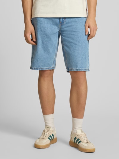 Levi's® Loose Fit Jeansshorts aus reiner Baumwolle Modell '469' Hellblau 4