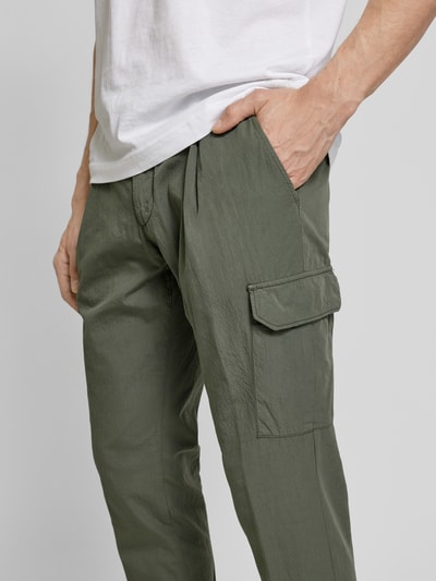 g1920 Tapered fit cargobroek met bandplooien, model 'TRAIANO' Olijfgroen - 3