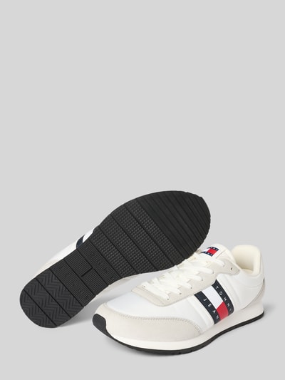 Produktfoto, Herren Low Top Sneaker mit Label-Prägung Modell 'CLASSIC RUNNER' von Tommy Jeans in Optik: Unifarben, runde Schuhspitze, flache Absatzform, strukturiertem Sohle, Leder-Besatz, Materialverarbeitung: Nubuk, Schnürung.
