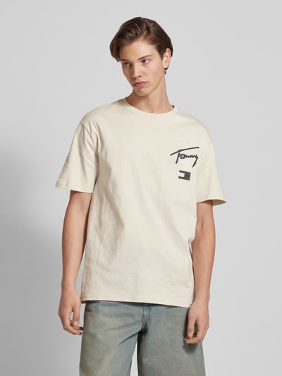 Tommy Jeans Regular Fit T-Shirt mit Label-Print Beige 4