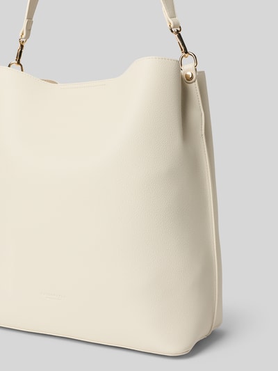 Produktfoto, Tote Bag mit Reißverschlusstasche Modell 'Meloy' von Seidenfelt aus cremefarbenem Material mit Strukturmuster, Logo-Prägung, abnehmbarem Schulterriemen, Hauptfach mit Magnetverschluss, Reißverschlussfach innen, Breite 34 cm, Länge 34 cm, Tiefe 17 cm, Länge Schulterriemen 67 cm.