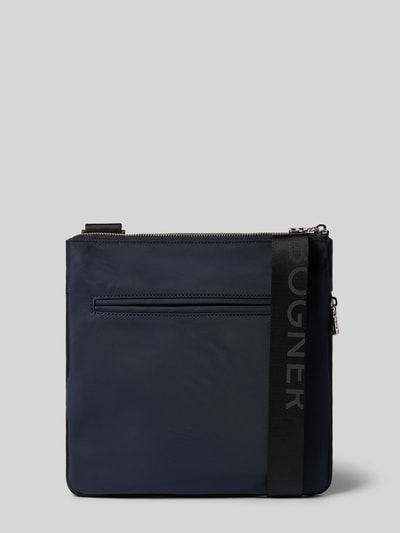 Produktfoto, Shoulder Bag mit Logo-Detail Modell 'Serena' von BOGNER in Dunkelblau, glatte Textur, Reißverschluss, Hauptfach, verstellbarer Schulterriemen, Maße ca. 28x28x3 cm, Länge Schulterriemen ca. 118 cm