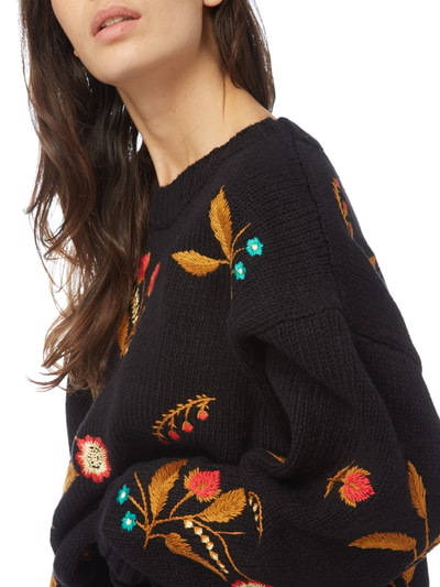 Guess Pullover mit floralen Stickereien Black 3