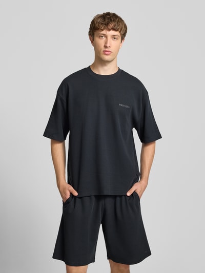 REVIEW t-shirt o kroju relaxed fit z fakturowanym wzorem Czarny 4