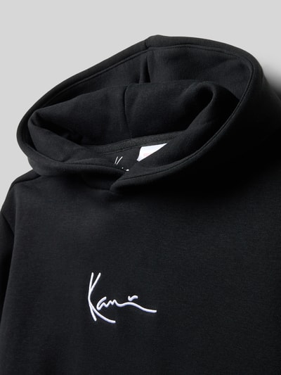 KARL KANI Bluza o kroju regular fit z mieszanki bawełny z kapturem i nadrukiem z logo Czarny 2