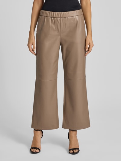 comma Bootcut Hose in Leder-Optik Taupe 4