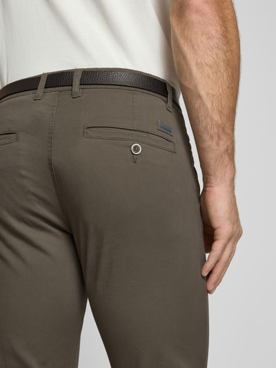 Lindbergh Regular Fit Chino mit Gürtel Oliv 3