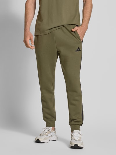 adidas Sportswear Spodnie dresowe z elastycznym pasem i wyhaftowanym logo Oliwkowy 4