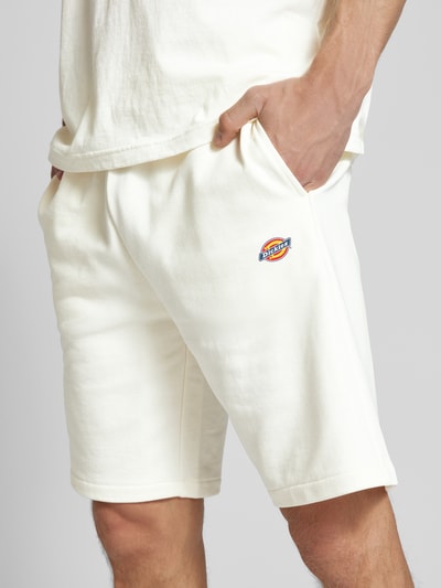 Dickies Regular Fit Sweatshorts mit Label-Print Modell 'MAPLETON' Ecru 3