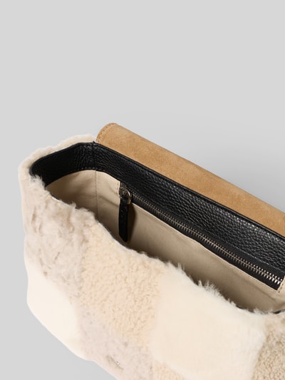 BOGNER Shoulder Bag mit Logo-Prägung Modell 'Hochalp' Sand 5