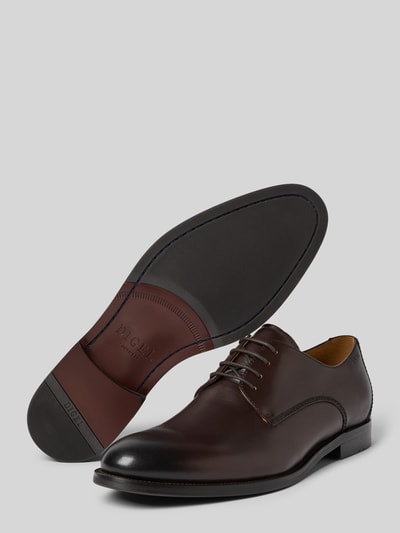 Produktfoto, Derby-Schuhe aus Leder Modell 'SEBASTIAN' von DIGEL, brauner Farbverlauf, spitze Form, markante Nähte, Schnürung, Label-Prägung, glatte Textur