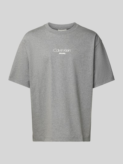 Calvin Klein Jeans T-shirt o kroju relaxed fit z okrągłym dekoltem Średnioszary melanż 2