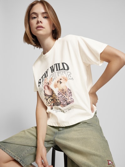 Review T-Shirt mit Motiv- und Label-Print Offwhite 3