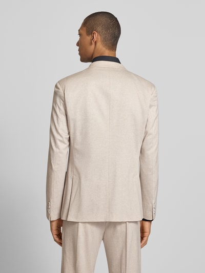 Männermodel trägt Slim Fit Anzugsakko aus Viskose-Mix Modell 'ARNDT4-J 2' von Strellson in Beige-Melange, Rückansicht, Ganzkörperansicht Rückansicht.