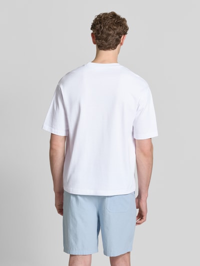 Männermodel draagt Regular Fit T-shirt uit puur katoen model 'RELAXASPEN' van SELECTED HOMME, look: effen, korte mouw, ronde hals, Ganzkörperansicht Rückansicht.