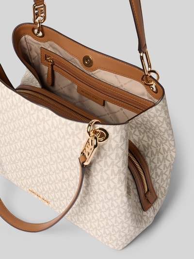 Produktfoto, Tote Bag mit Allover-Logo-Print Modell 'Kensington' von MICHAEL Michael Kors, beżowo-brązowy, logo, zamek, przegródki, kontekst: dzielona komora główna z magnetycznym zapięciem, cienkie ramiączka na ramię, logo, szerokość w rozmiarze 1: 39 cm, długość 27 cm, głębokość 13 cm, długość ramiączek 63 cm