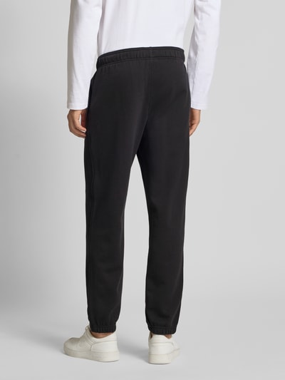 CHAMPION Regular Fit Sweatpants mit Label-Stitching Black 5