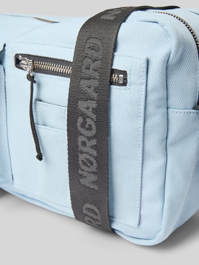 MADS NØRGAARD Handtasche mit verstellbarem Riemen Hellblau 2