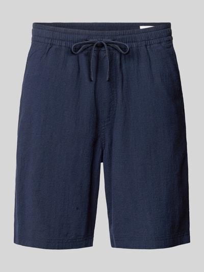 Produktfoto, Relaxed Fit Stoffshorts aus einer Baumwolle von s.Oliver RED LABEL in Dunkelblau, strukturierte Oberfläche, Vorderansicht