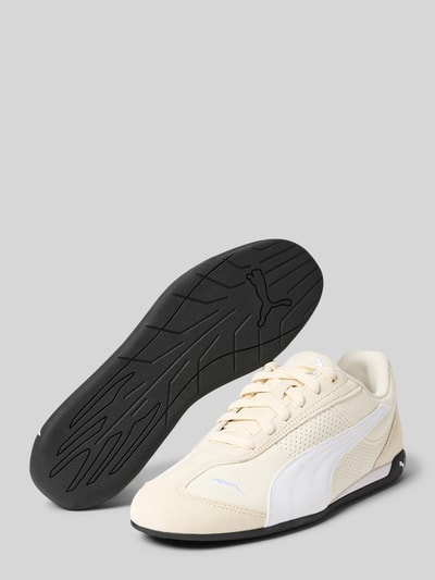 Produktfoto, Sneaker aus Leder-Mix Modell 'Replicatch' von PUMA in Beige mit glatter, schwarzer Sohle, seitlichem Logo-Stitching.
