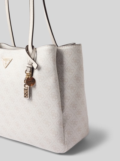 Produktfoto, Tote Bag in Leder-Optik Modell 'Noelle' von GUESS in Beige mit Logo-Detail, Hauptfach mit Magnetverschluss, strukturierte Oberfläche