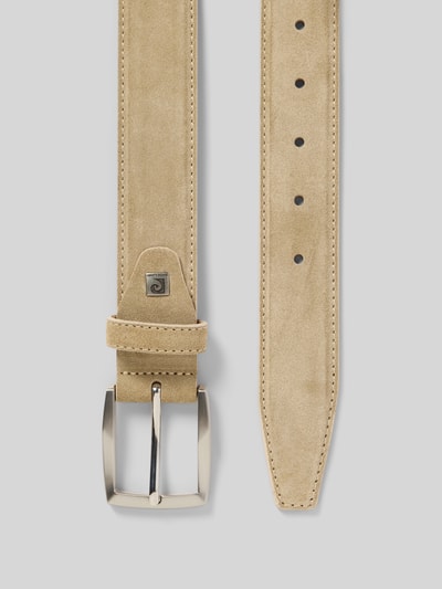 Produktfoto, Gürtel mit Dornschließe von Pierre Cardin aus beigefarbenem echtem Leder, klassische Passform, Label-Detail, Breite 4 cm