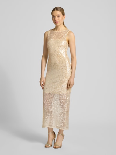 Vrouwenmodel draagt Maxikleid met Pailletten en rückseitiger Schnürung van Little Mistress, nauw aansluitend model, ronde hals, loopsplit, pailletten, ruglengte maat 36: 133 cm, borstwijdte maat 36: 44 cm, Ganzkörperansicht van voren.