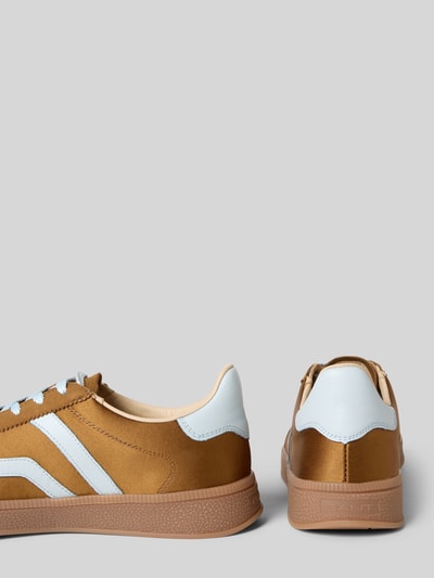 Produktfoto, Sneakersy z mieszanki skóry, model 'Cuzima' od Gant, zaokrąglony krój, nadruk z logo, wiązanie, wysokość obcasa w rozmiarze 40: 3 cm, wysokość cholewki w rozmiarze 40: 7 cm, szerokość w rozmiarze 40: 8 cm, kolor brązowo-biały