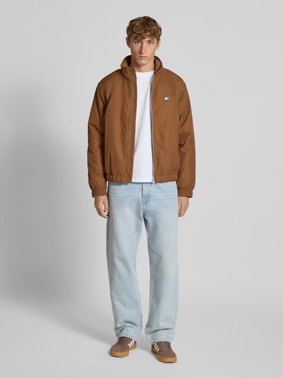 Tommy Jeans Relaxed Fit Bomberjacke mit Stehkragen Hellbraun 1