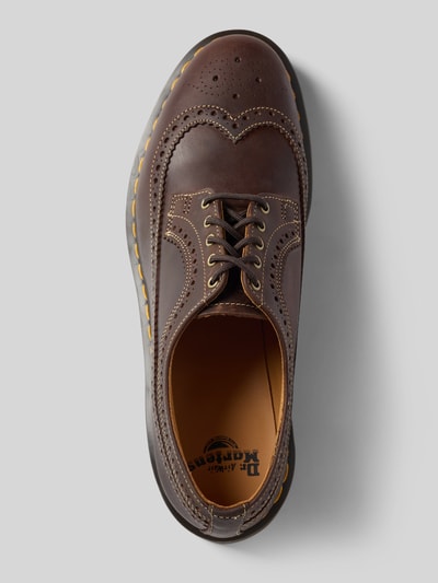 Produktfoto, Schnürschuhe aus echtem Leder von Dr. Martens, kolor brązowy, wyprofilowana podeszwa, wiązanie, wysokość obcasa 3 cm, wysokość cholewki 7 cm, szerokość w rozmiarze 44: 11 cm