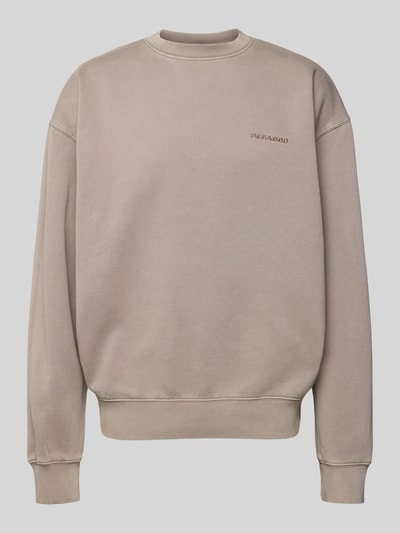 Produktfoto, Oversized Sweatshirt mit Label-Stitching von Pegador aus Baumwoll-Mix in Beige mit gerippten Abschlüssen und Rundhalsausschnitt