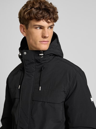 Tommy Jeans Parka o kroju regular fit z kapturem model ‘CITY READY’ Czarny 3