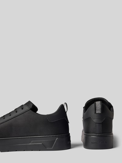 Produktfoto, Sneaker aus Leder-Mix mit Logo-Detail von Antony Morato in Schwarz, strukturierte Oberfläche, runde Form, Schnürverschluss, Herrenschuh, 4 cm Absatzhöhe, Schafthöhe 8 cm, Schaftweite 12 cm.