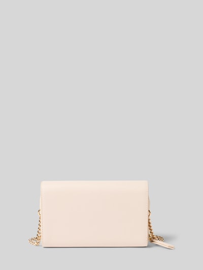 Produktfoto, Umhängetasche mit Label-Detail Modell 'ZERO' von VALENTINO BAGS in Beige, glatte Textur, goldfarbener Schultergurt in Gliederketten-Optik, Hauptfach mit Umschlag und Reißverschluss, diverse Einsteckfächer innen, Breite 20 cm, Länge 12 cm, Tiefe 4 cm, Länge Schulterriemen 132 cm.