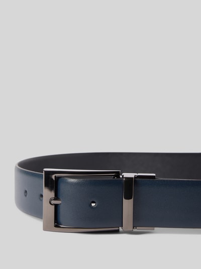 Produktfoto, Wendegürtel aus echtem Leder Modell 'WENDER' von LLOYD MEN’S BELTS, dunkelblau und schwarz, Dornschließe, Label-Detail, Breite 3,5 cm