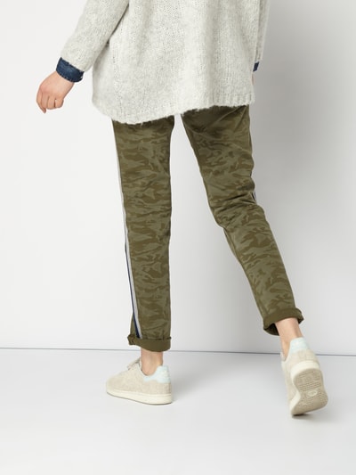 MAC Loose Fit Jeans mit Camouflage-Muster Khaki 5