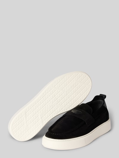 Produktfoto, Loafers aus Leder mit Label-Detail von Antony Morato in Schwarz mit Abgerundete-Spitze, Schlupfform, Weißsohle, Absatzhöhe 5 cm, Schafthöhe 7 cm, Schaftweite 6 cm