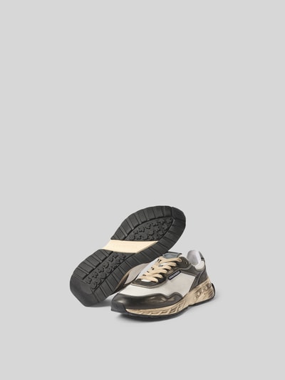 Produktfoto, Sneaker mit Schnürverschluss von Dsquared2 in Metallicfarben mit abgerundeter Spitze, strukturierter Sohle und 5 cm Absatzhöhe