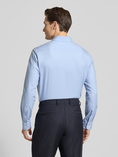 Christian Berg Men Regular Fit Businesshemd mit Kentkragen Bleu 5