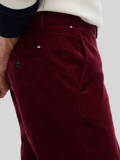 Tommy Hilfiger Slim Fit Cordhose aus Baumwoll-Mix Bordeaux 3