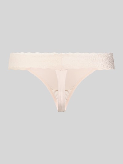 Produktfoto, String mit Spitze am Bund von Jake*s Casual, Modal-Mix mit Stretch-Anteil, Körpernaher-Schnitt, Bund mit Spitze, cremefarben